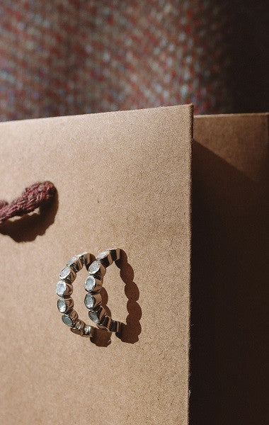 Pendientes But grandes de diamantes y plata