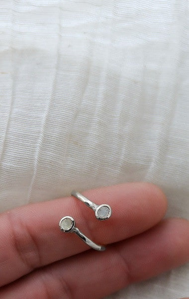 Anillo Tú y Yo de diamantes y plata