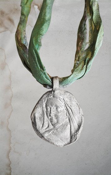 Virgen de Medjugorje Colgante - Plata