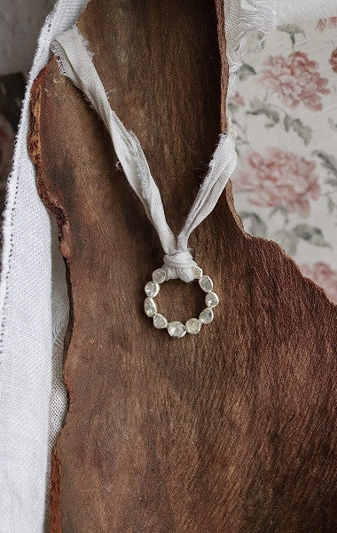 Aro de diamantes y plata