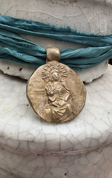 Virgin of Sansueña Pendant - Gilded brass