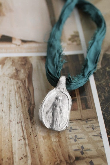 Virgen Milagrosa Colgante - Plata