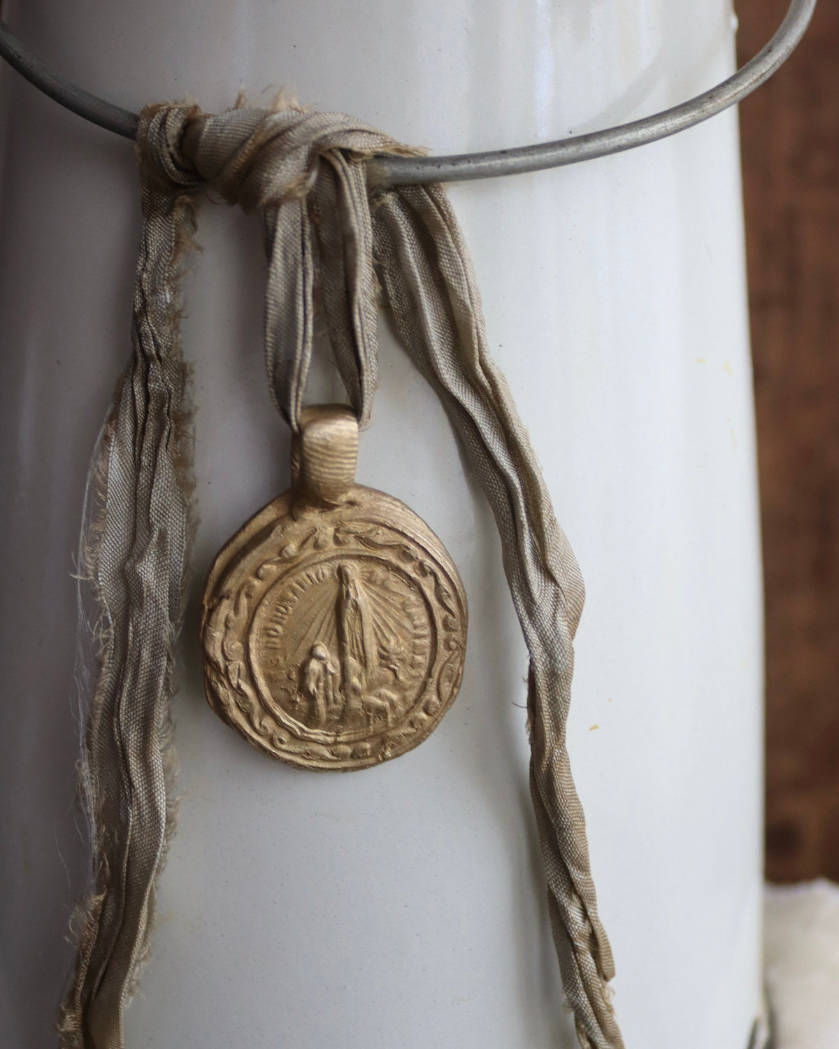 Our Lady of Fatima Pendant - Gold-plated Brass