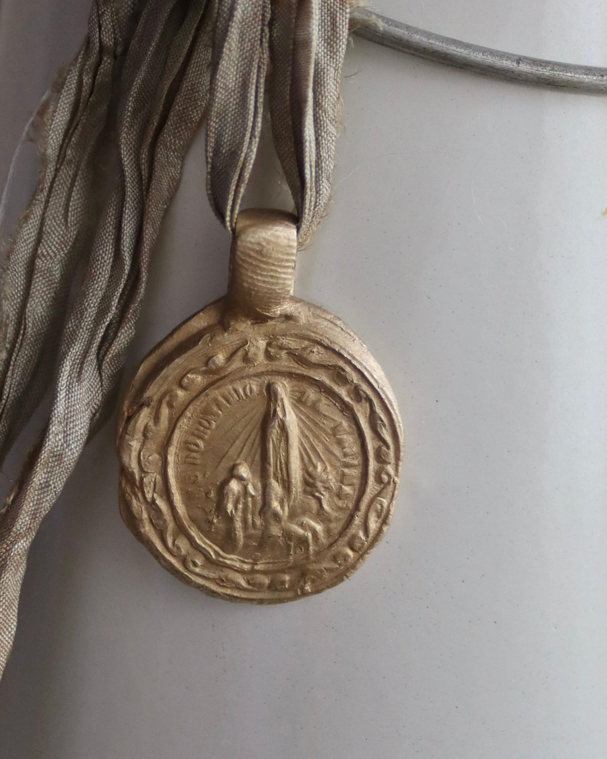 Our Lady of Fatima Pendant - Gold-plated Brass