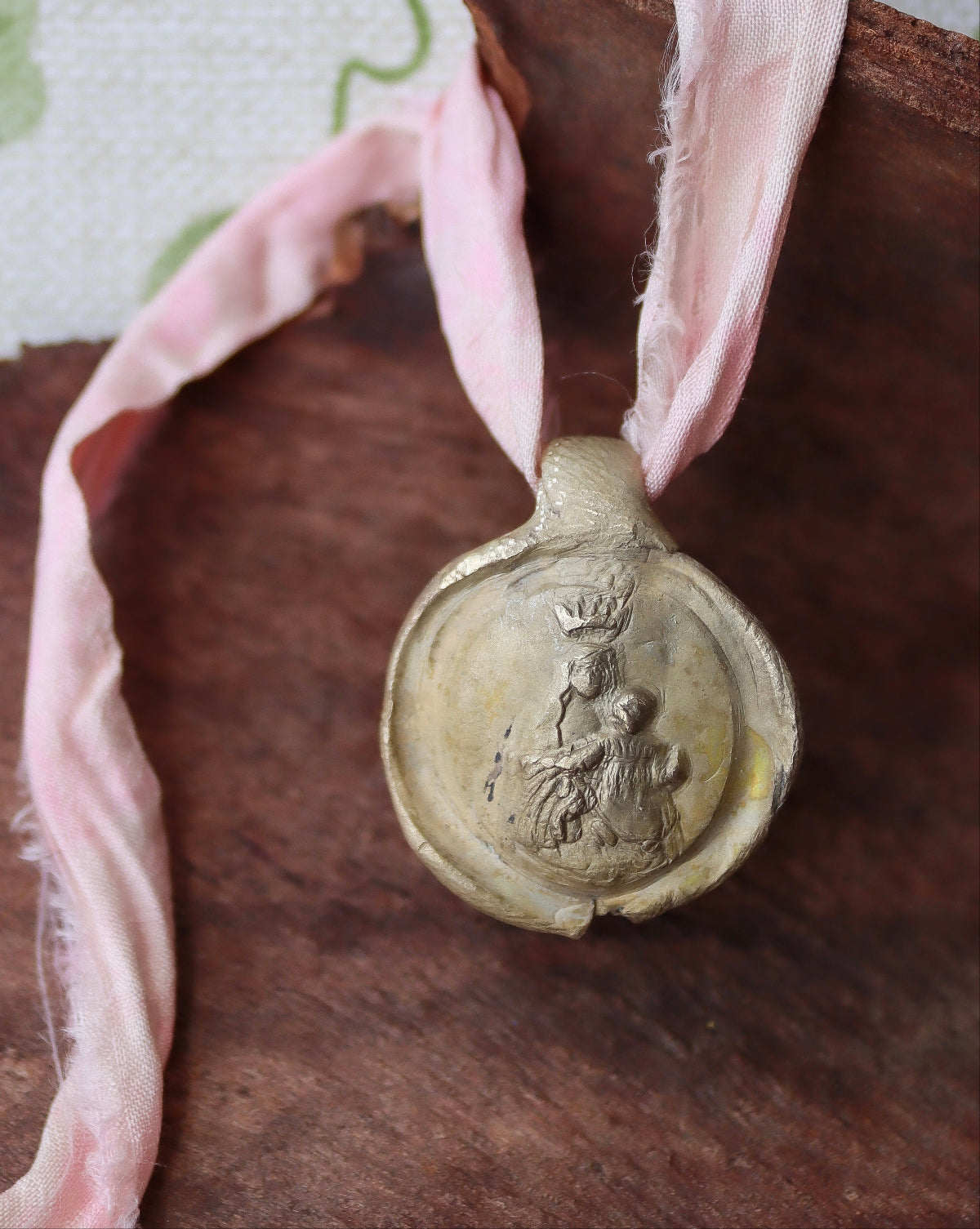 Virgin of Joy Pendant - Gold plated brass