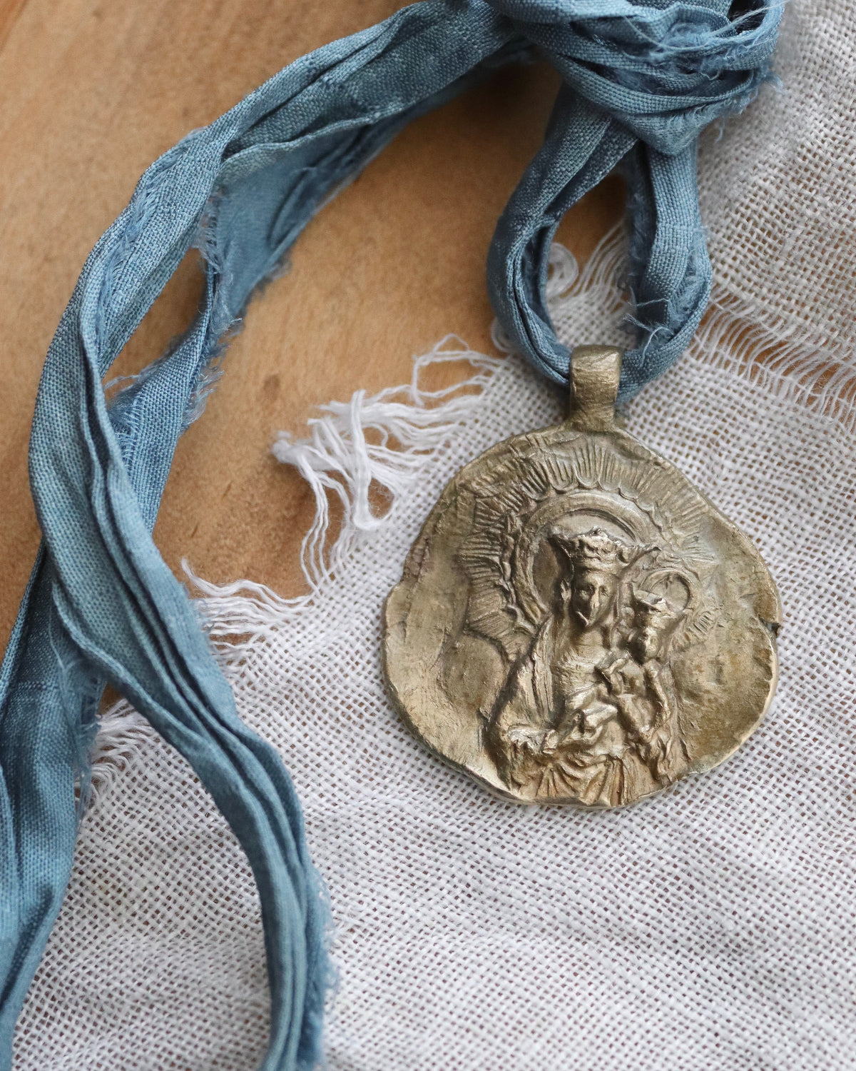Virgin of Almudena Pendant - Gold-plated brass