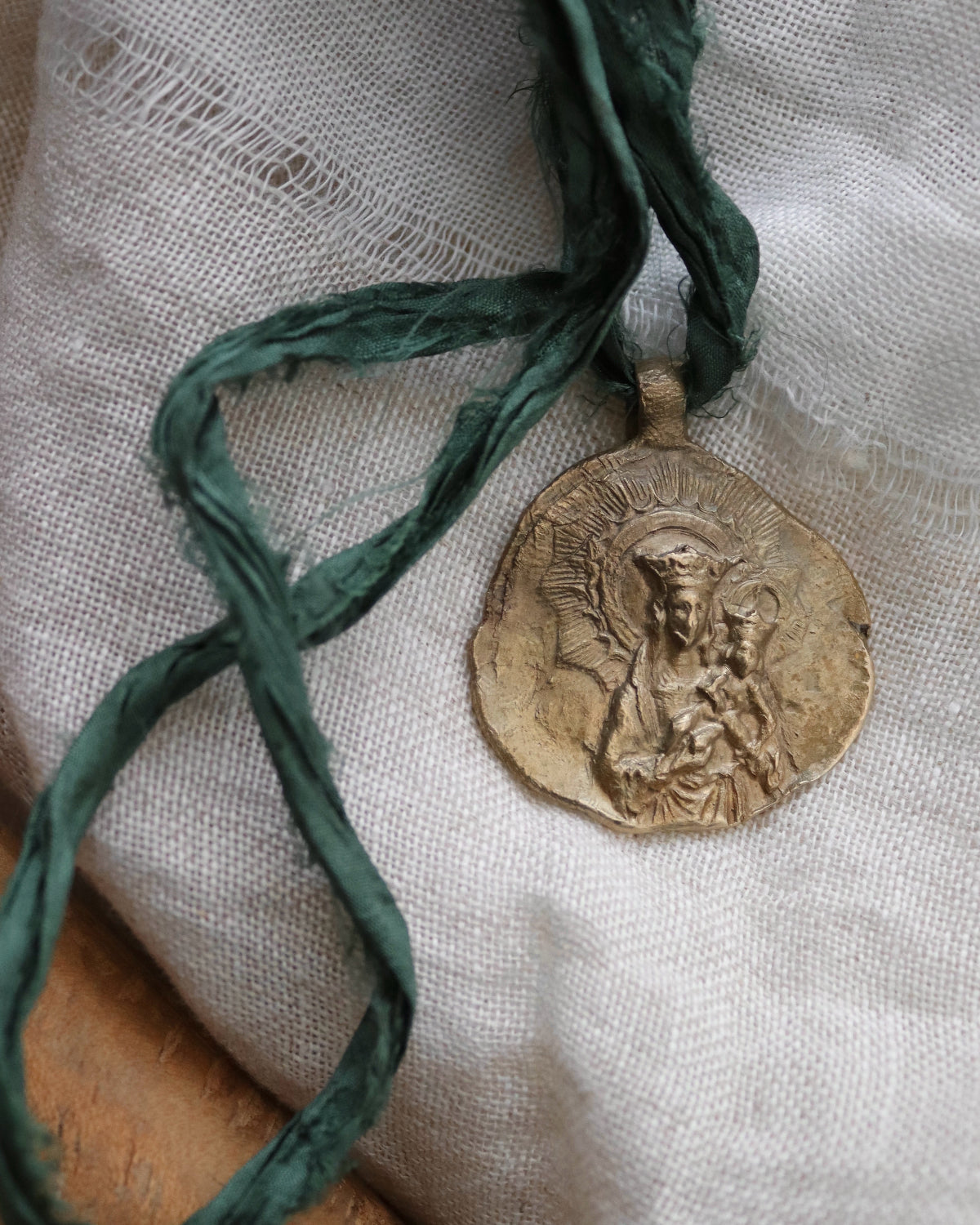Virgin of Almudena Pendant - Gold-plated brass