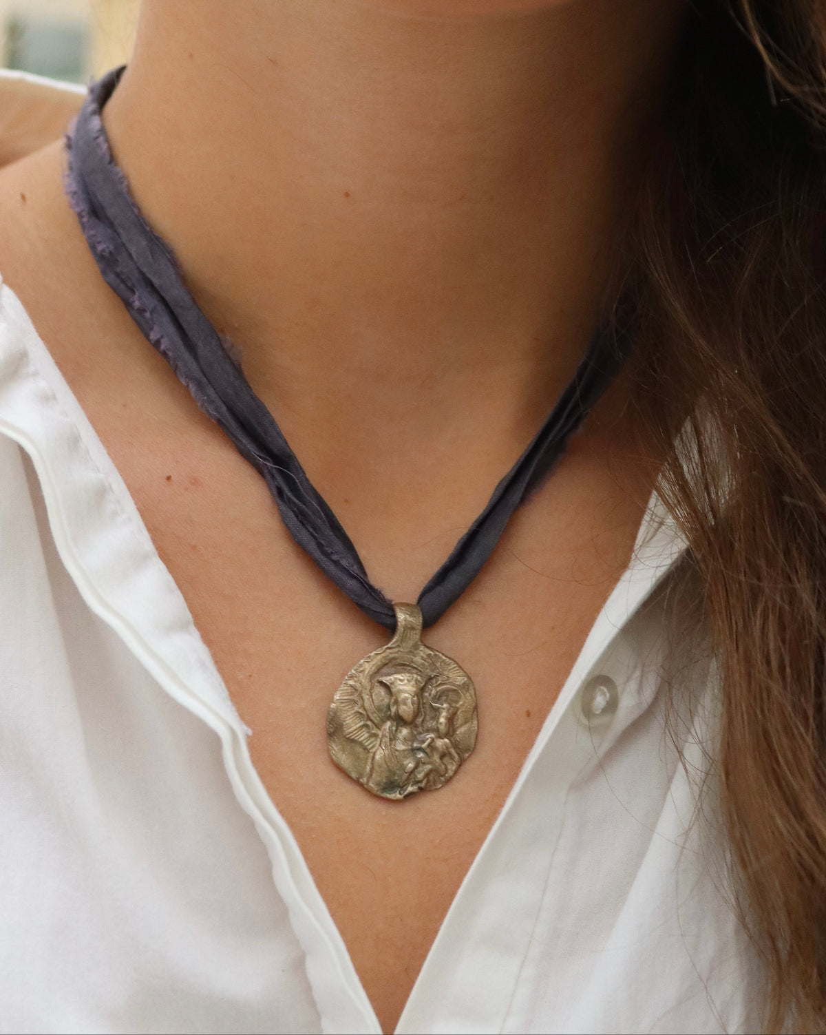 Virgin of Almudena Pendant - Gold-plated brass