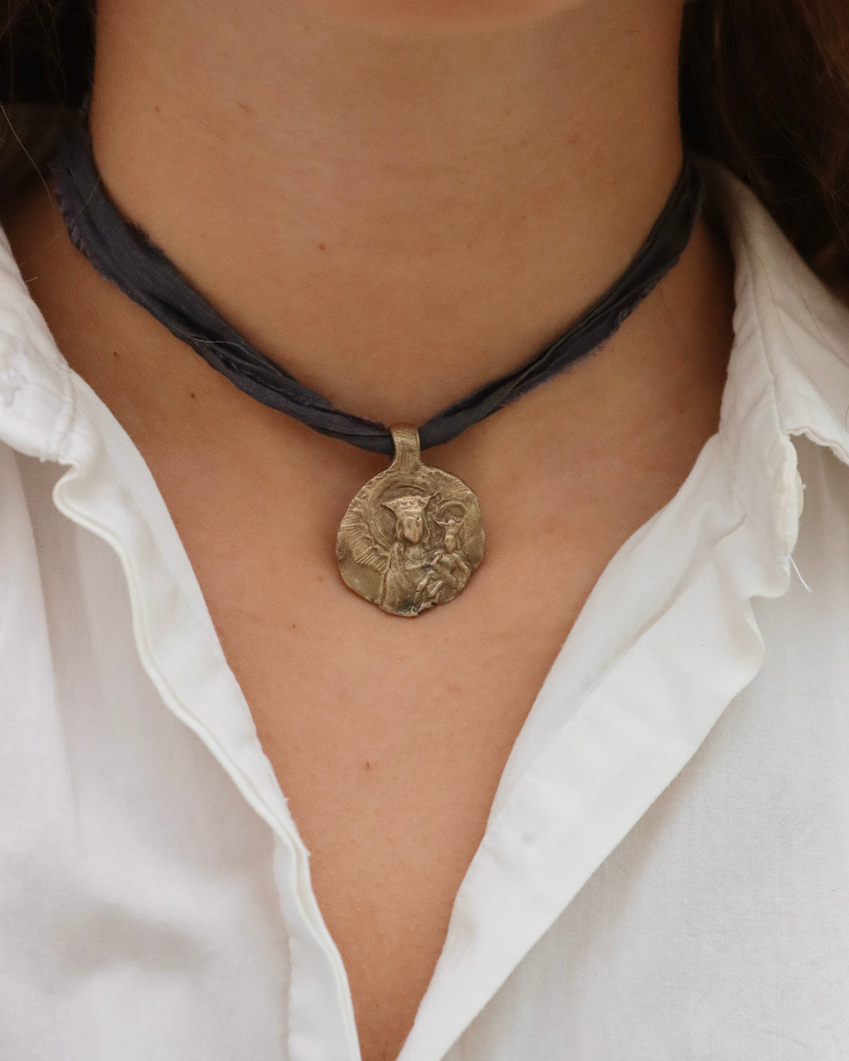 Virgin of Almudena Pendant - Gold-plated brass