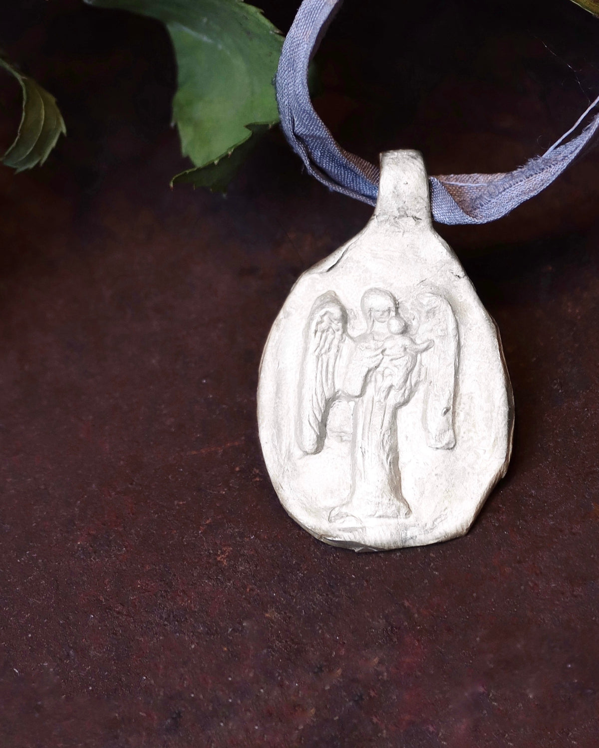 Ángel con Bebé Colgante - Plata