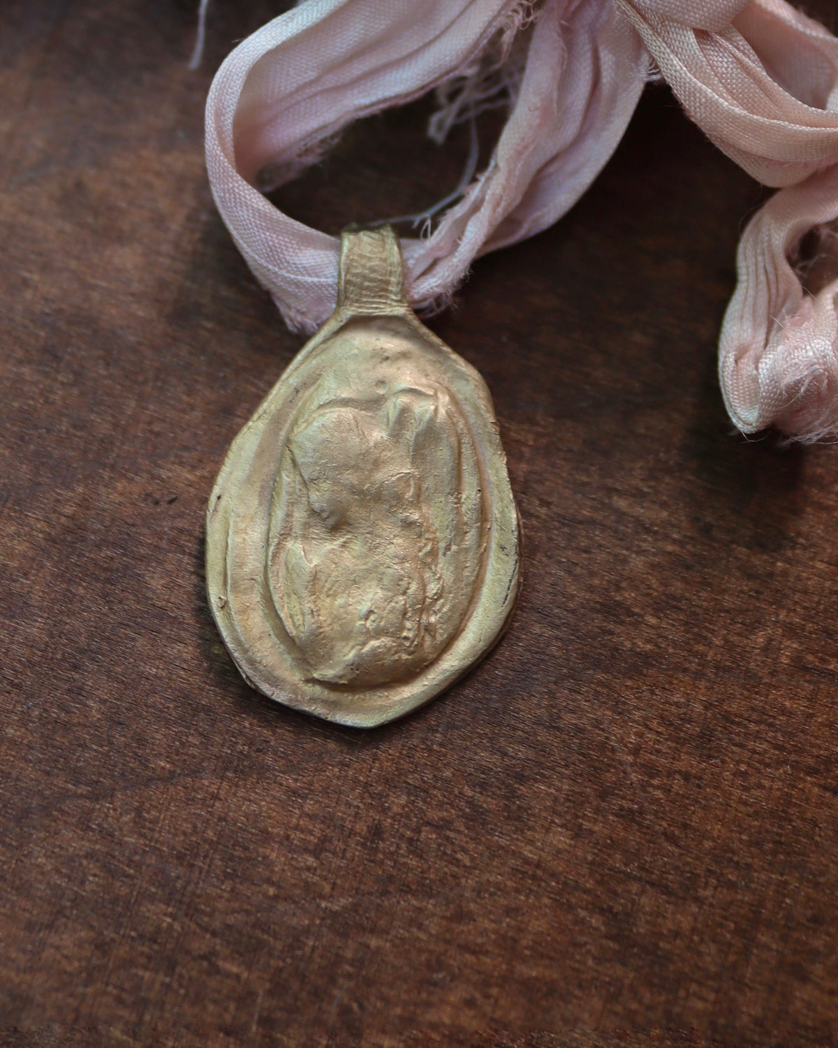 Guardian Angel Pendant - Gold-plated brass