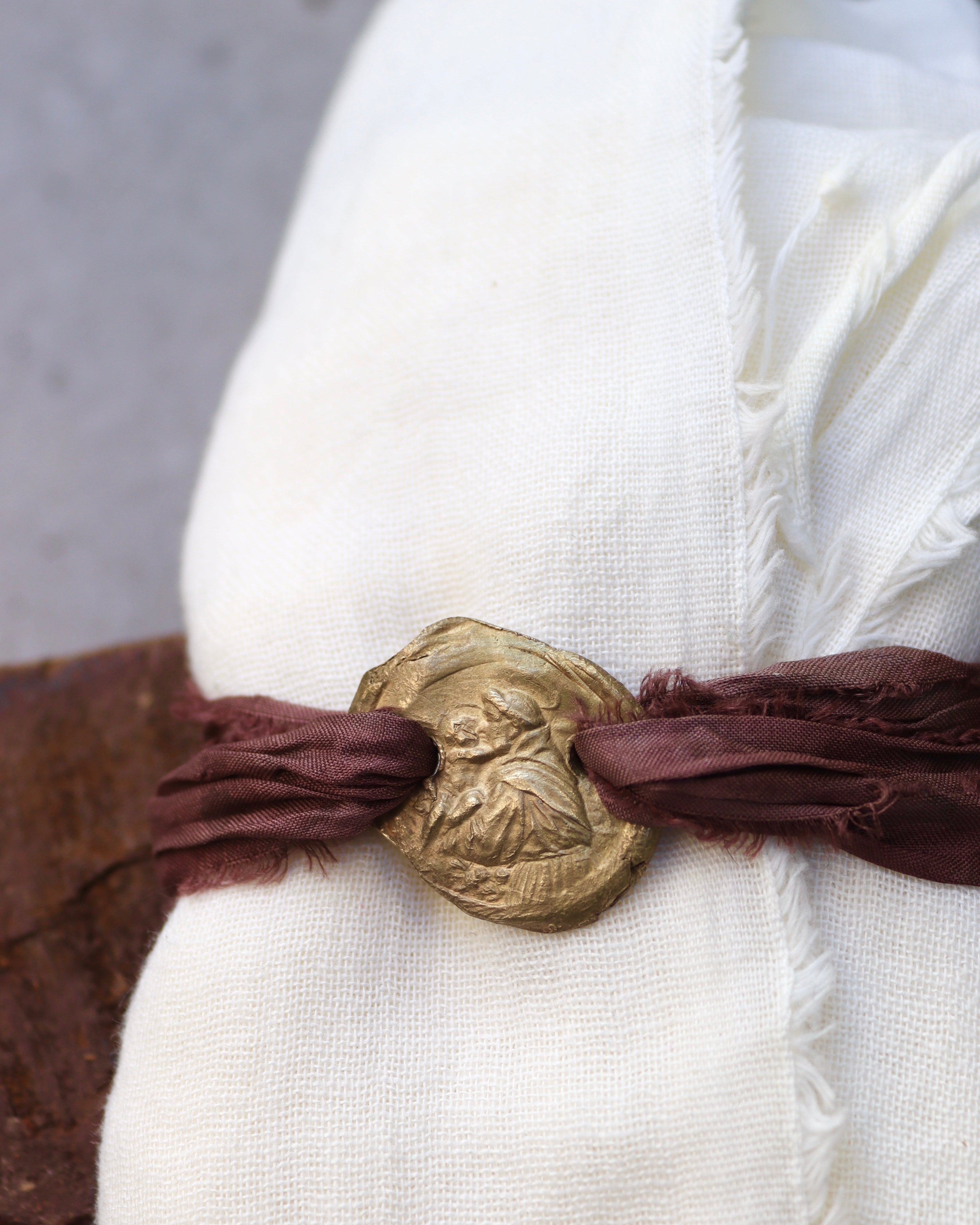 San Antonio Pulsera - Latón dorado