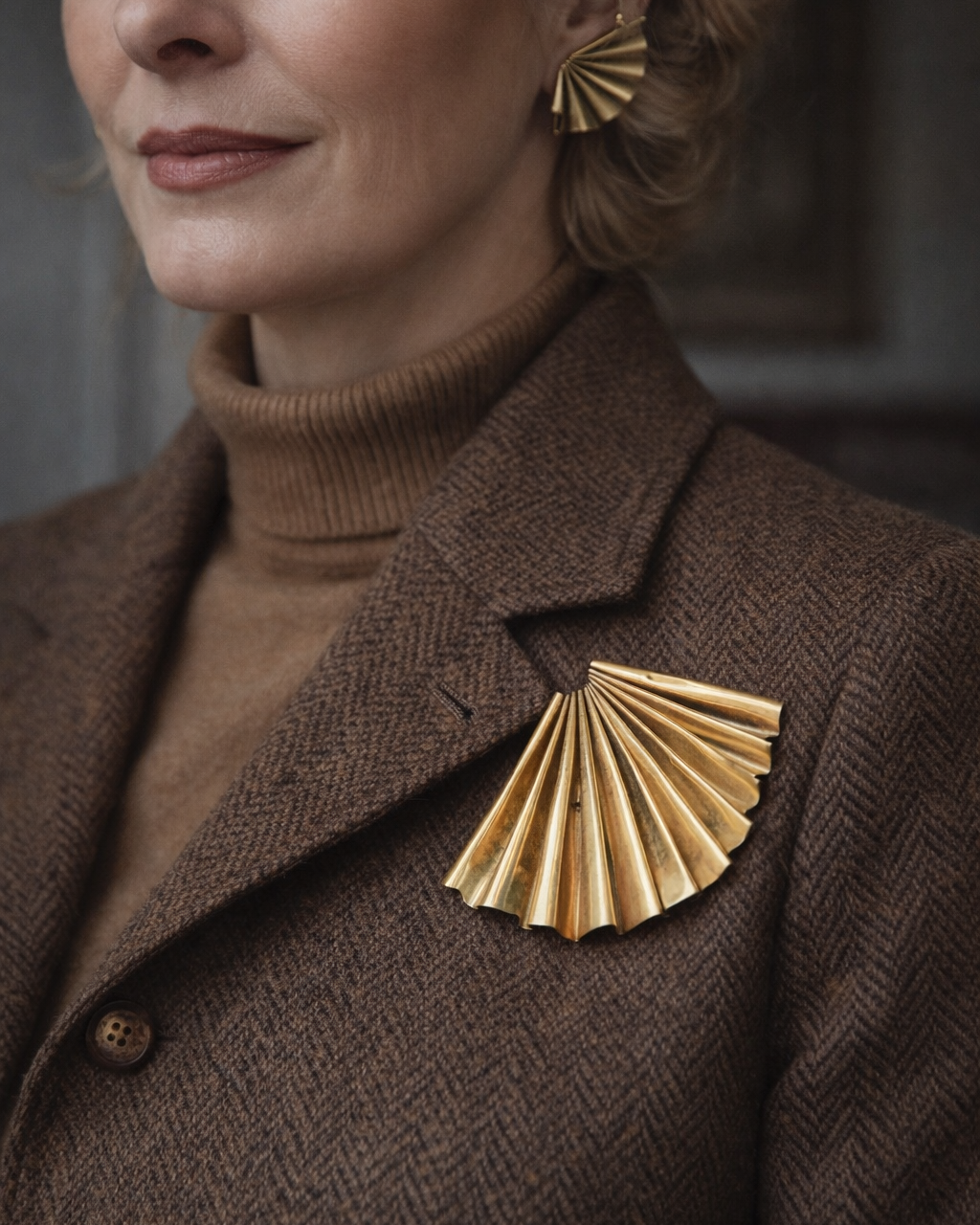 Fan Brooch
