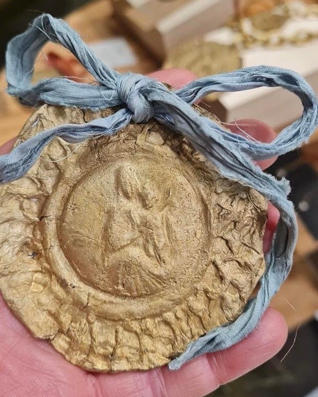 Virgen del Carmen Cuna - Latón dorado