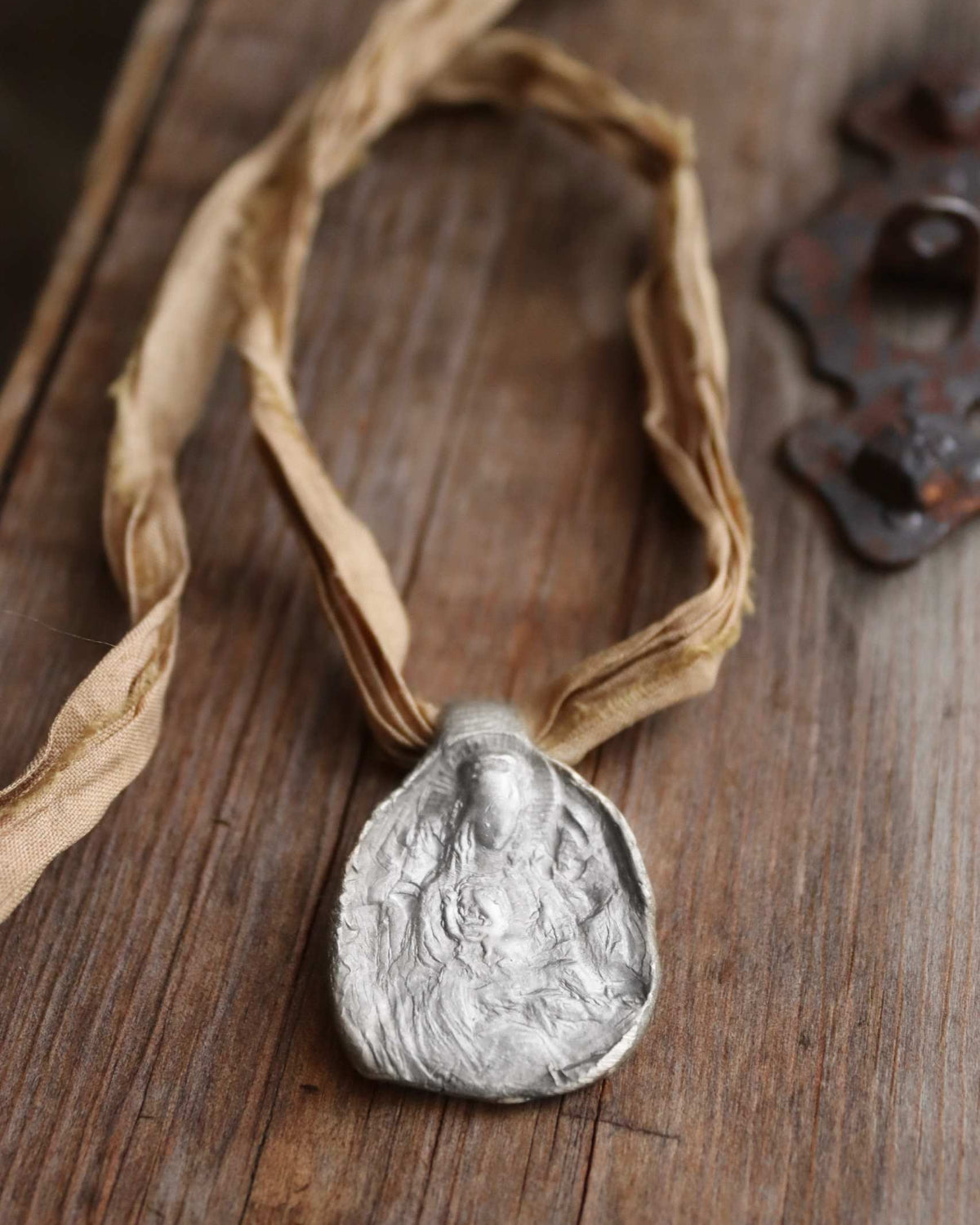 Virgen con Niño Colgante - Plata