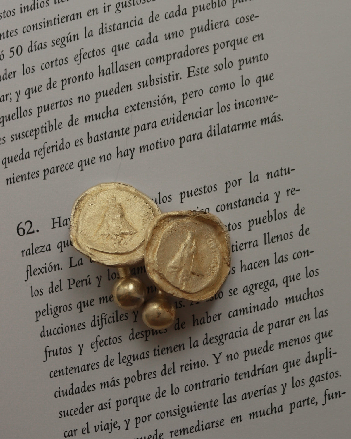 Virgin of Covadonga Cufflinks - gold-colored brass
