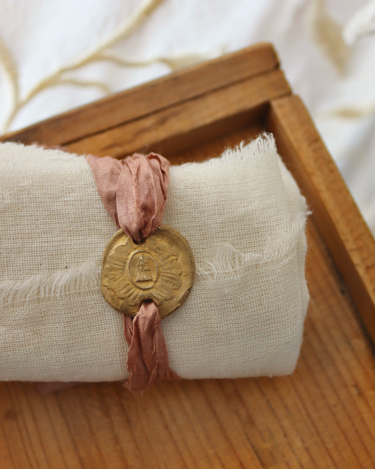 Santa Cristina Pulsera - Latón dorado