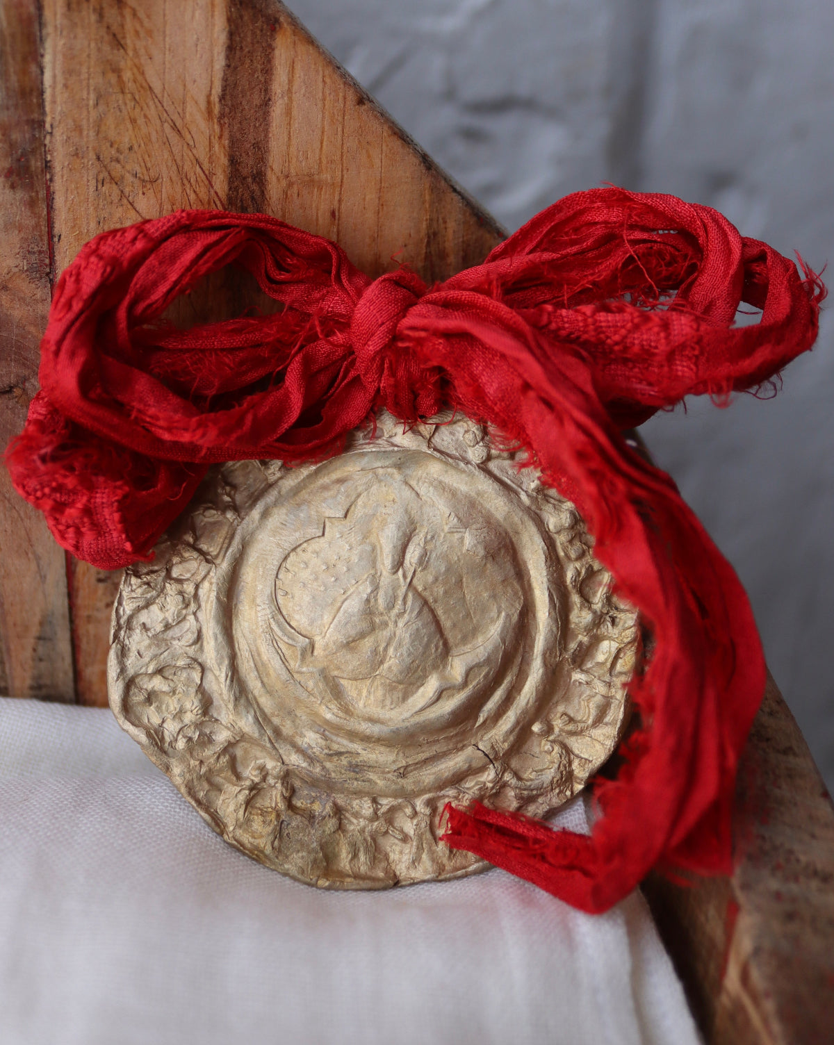 San Fermín Cuna - Latón dorado