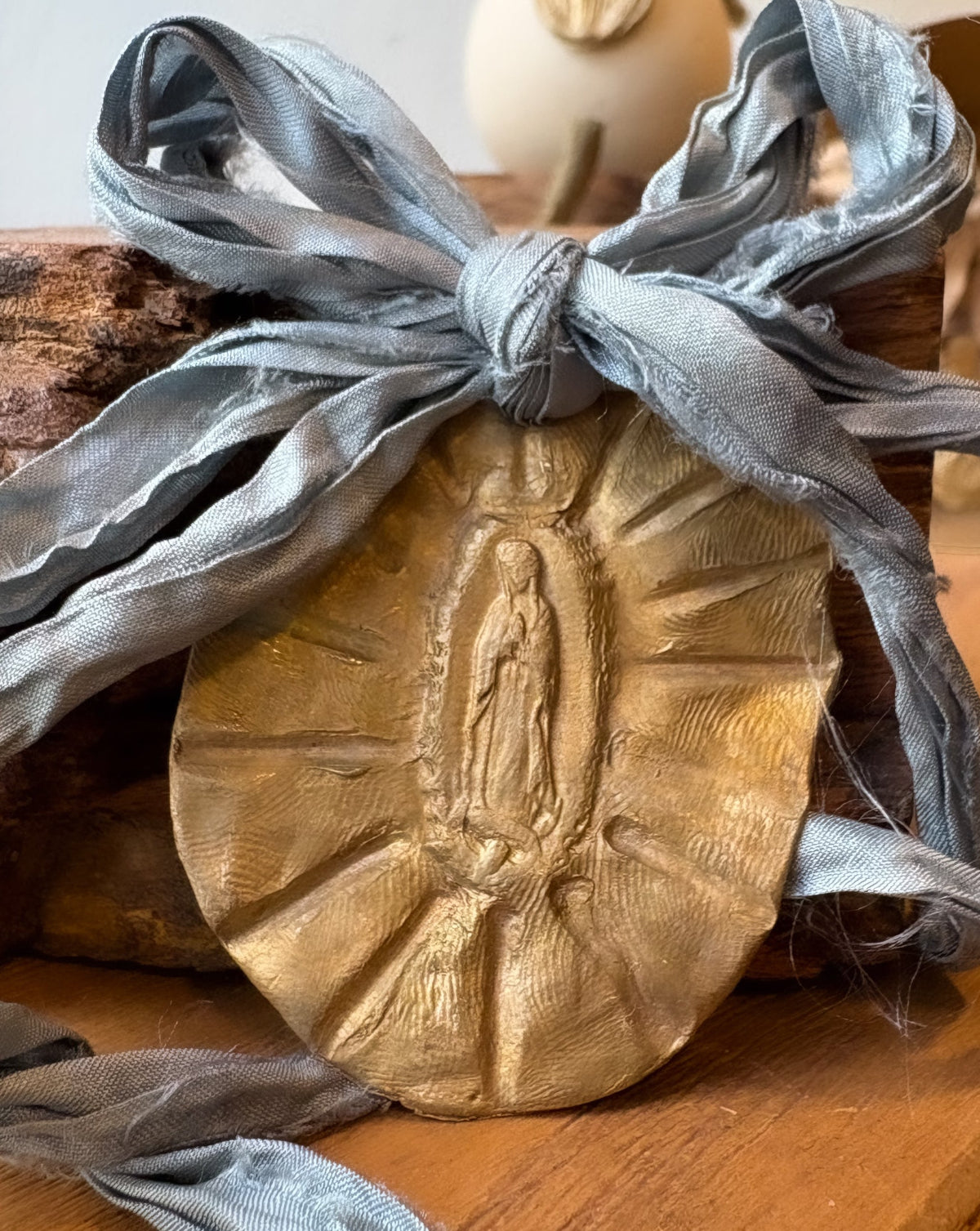 Virgen Guadalupana Carrito - Latón dorado