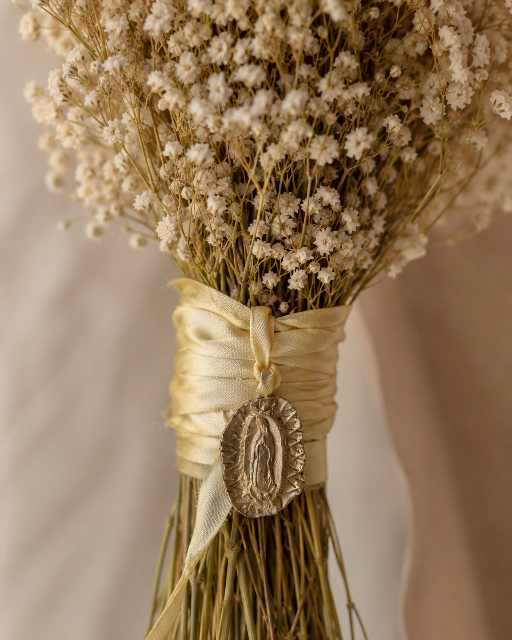 Virgen Guadalupana Ramo - Latón dorado