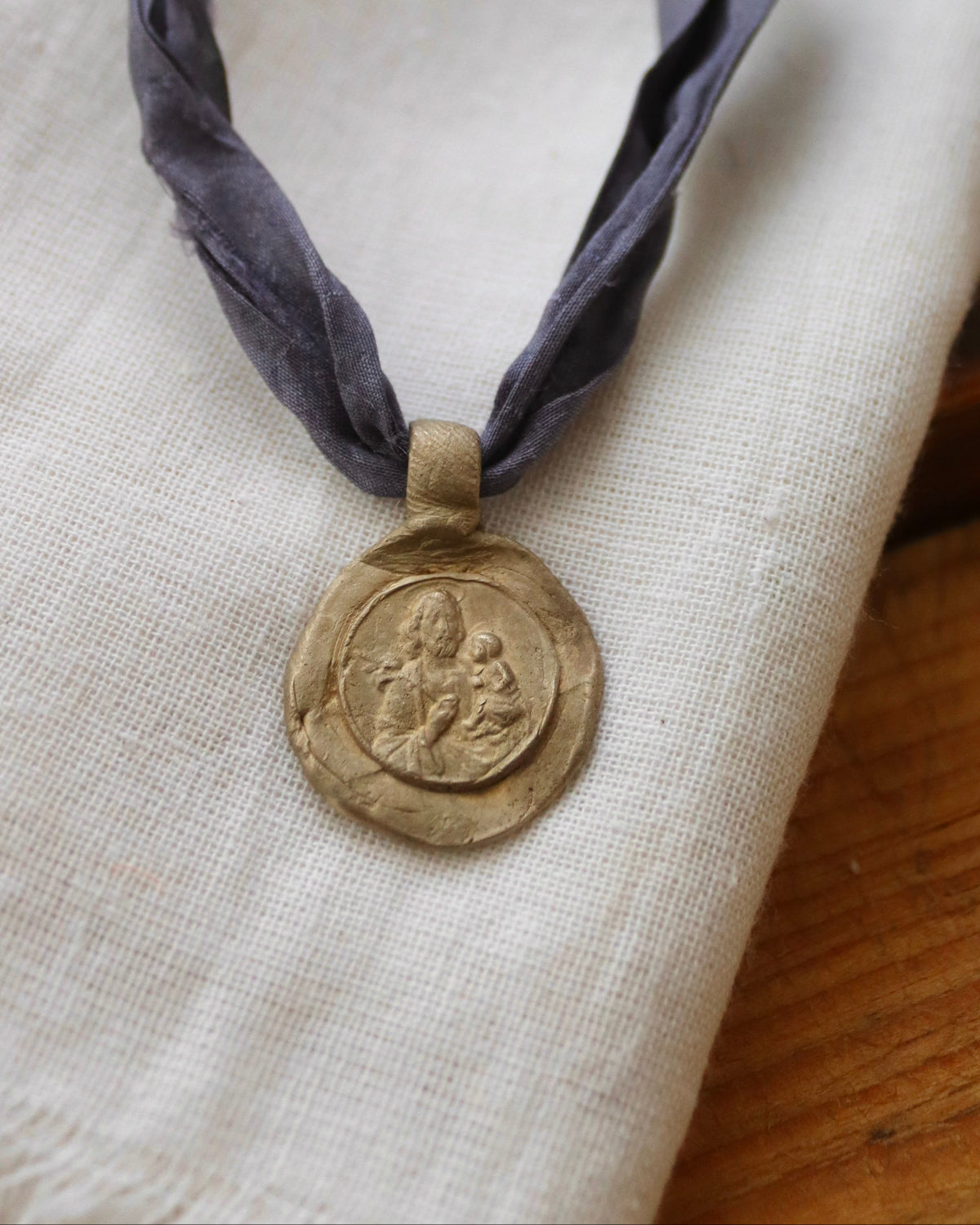 Hanging St. Joseph - Gold-plated brass