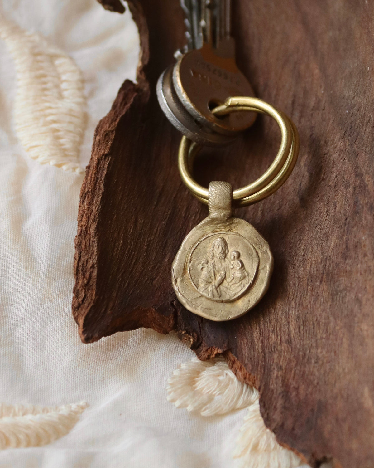Saint Joseph Keychain - Gold-plated brass