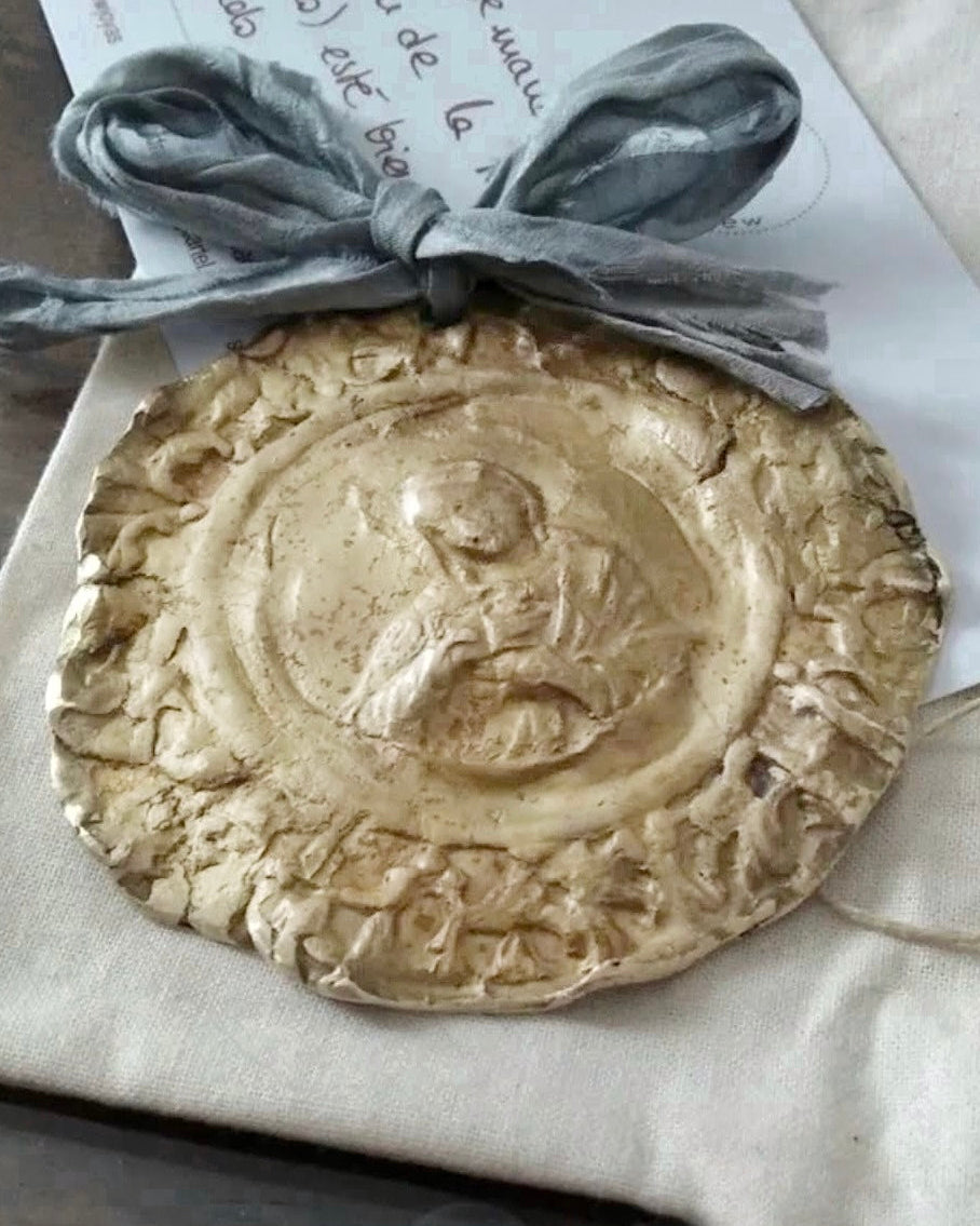 Virgen de la Merced Cuna - Latón dorado