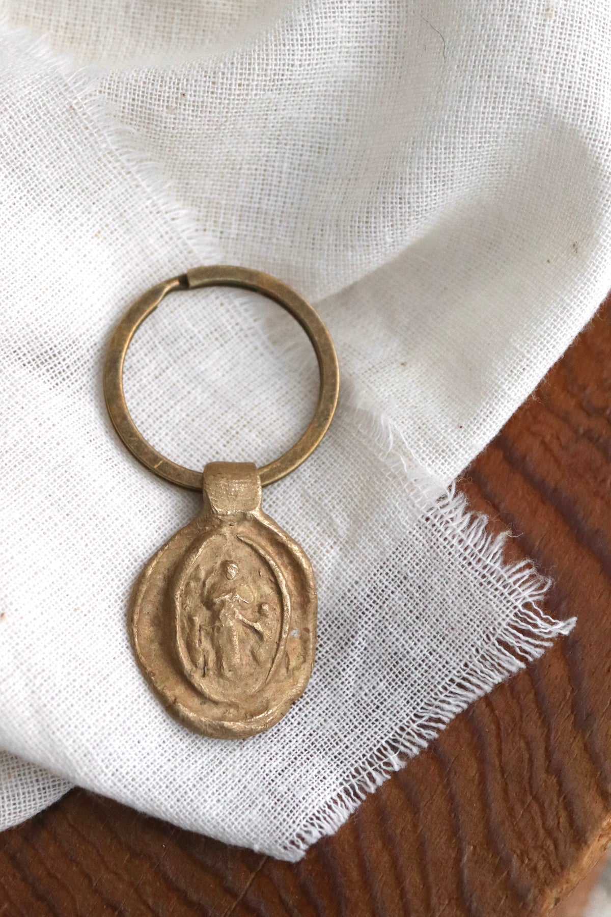 Virgen Desatanudos Llavero - Latón dorado