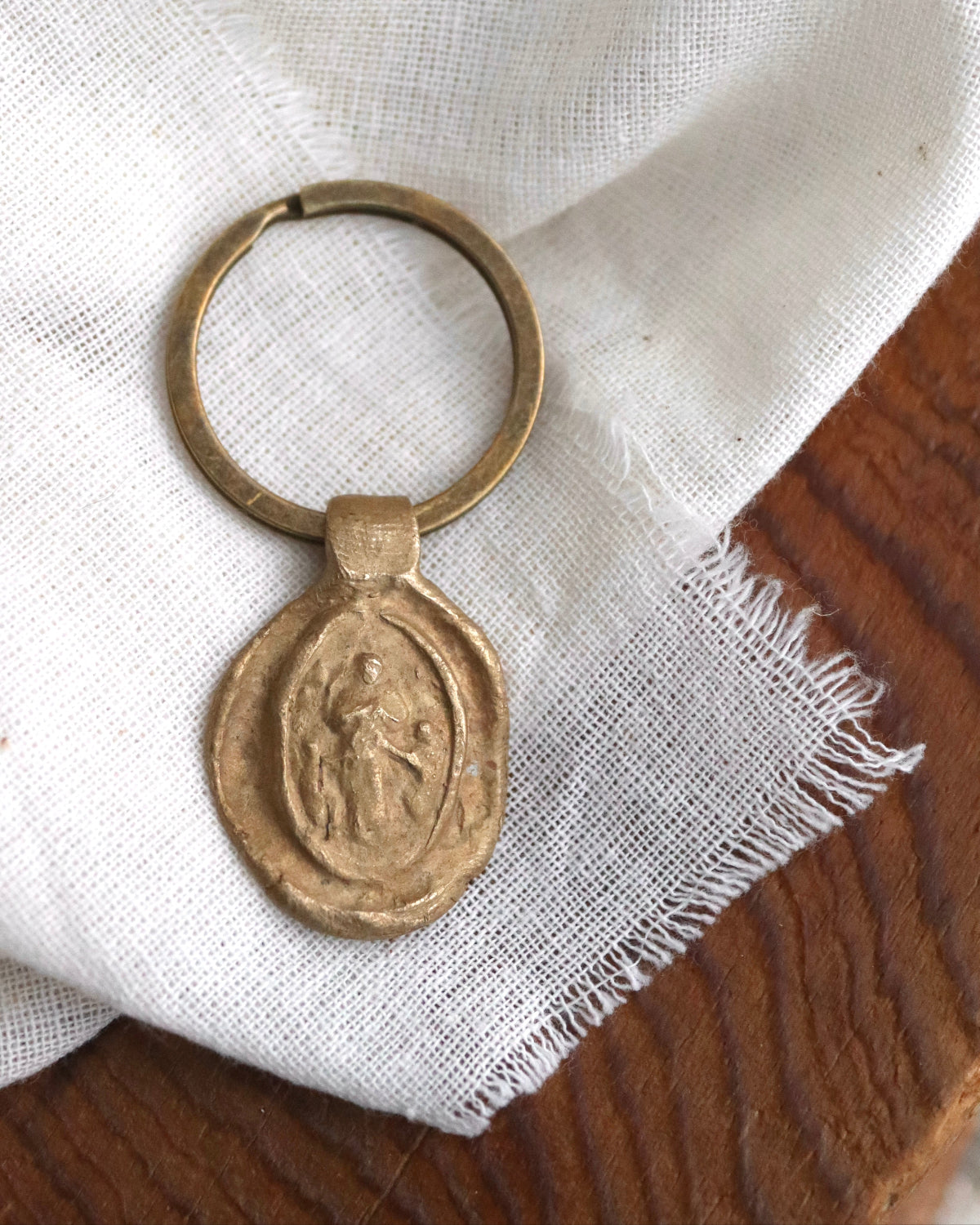 Virgen Desatanudos Llavero - Latón dorado