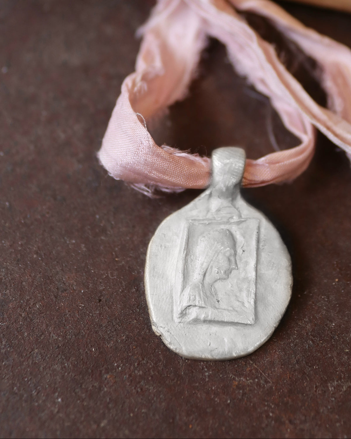 Virgen de Montserrat Colgante - Plata
