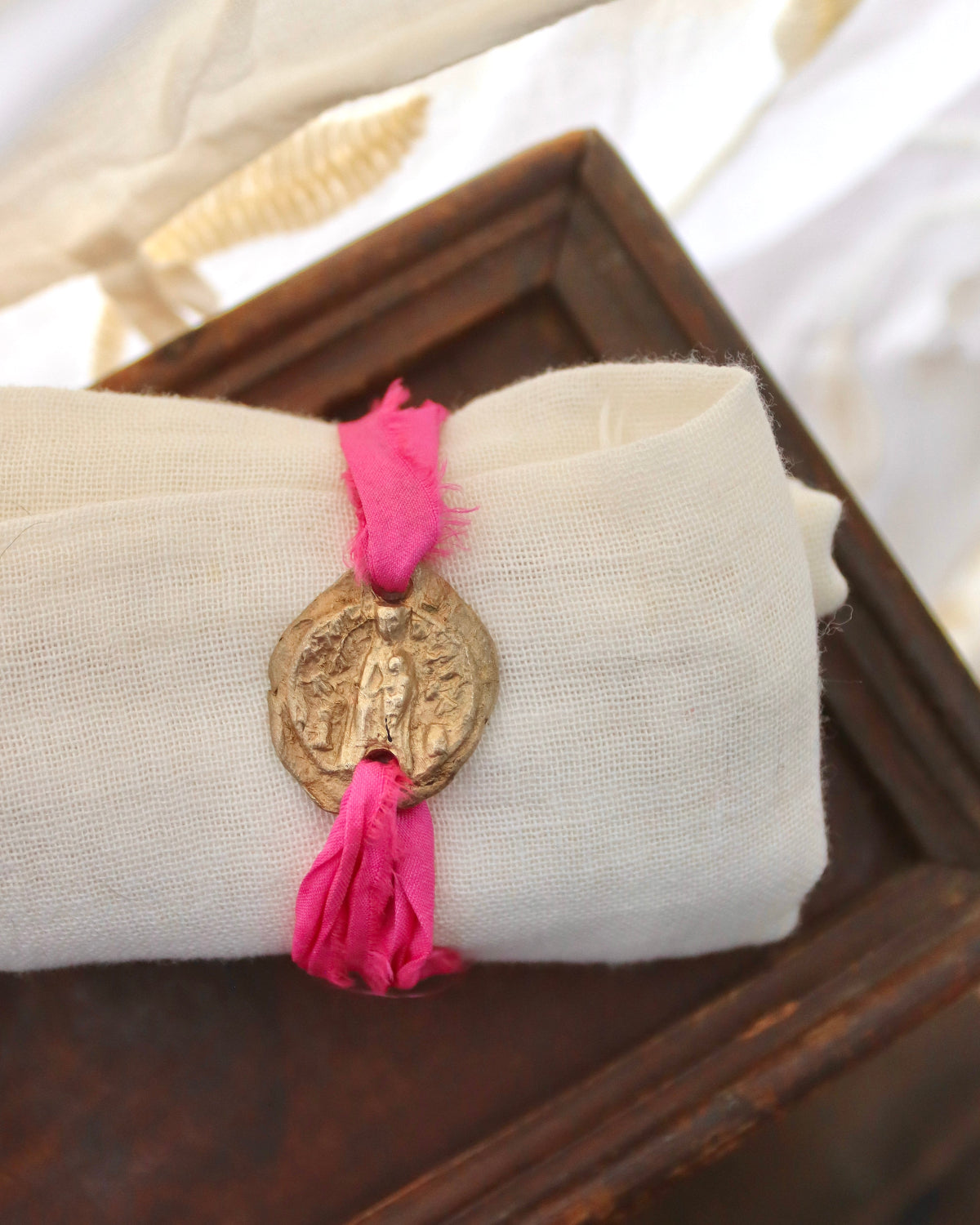 Virgen de Nuria Pulsera - Latón dorado