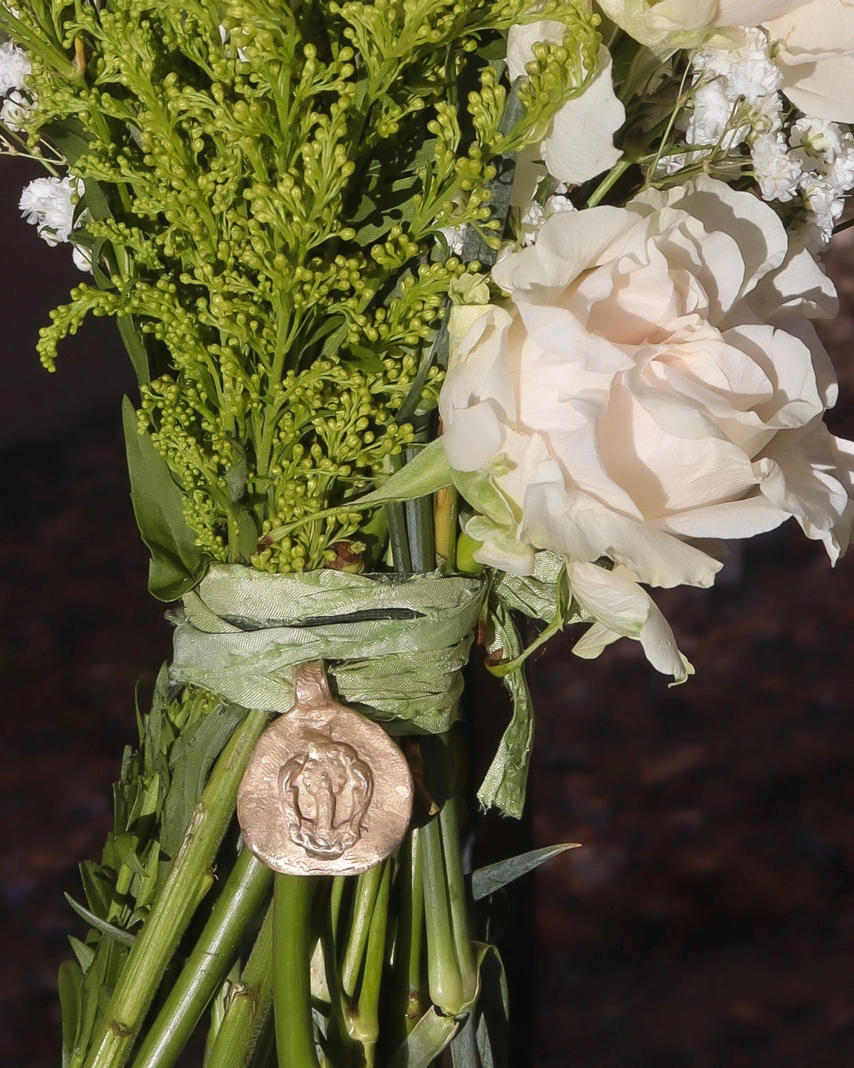 Virgin of Pilar Brooch - Gold-plated brass