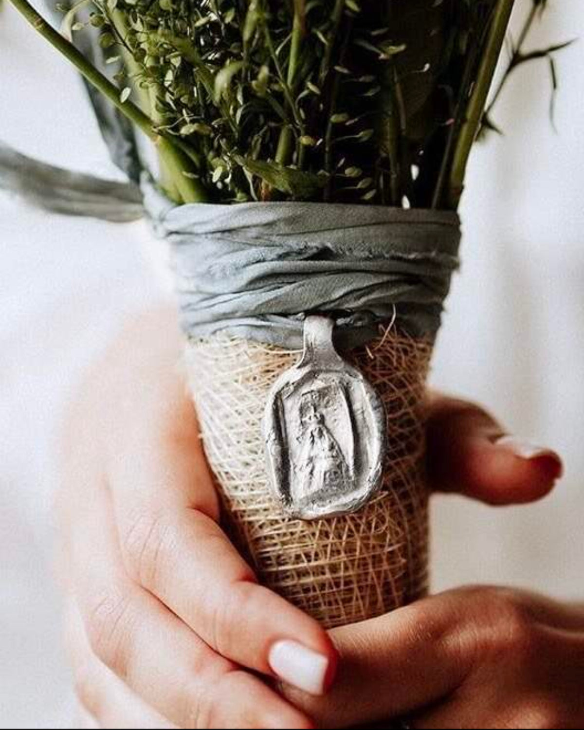 Virgen Blanca Ramo - Plata