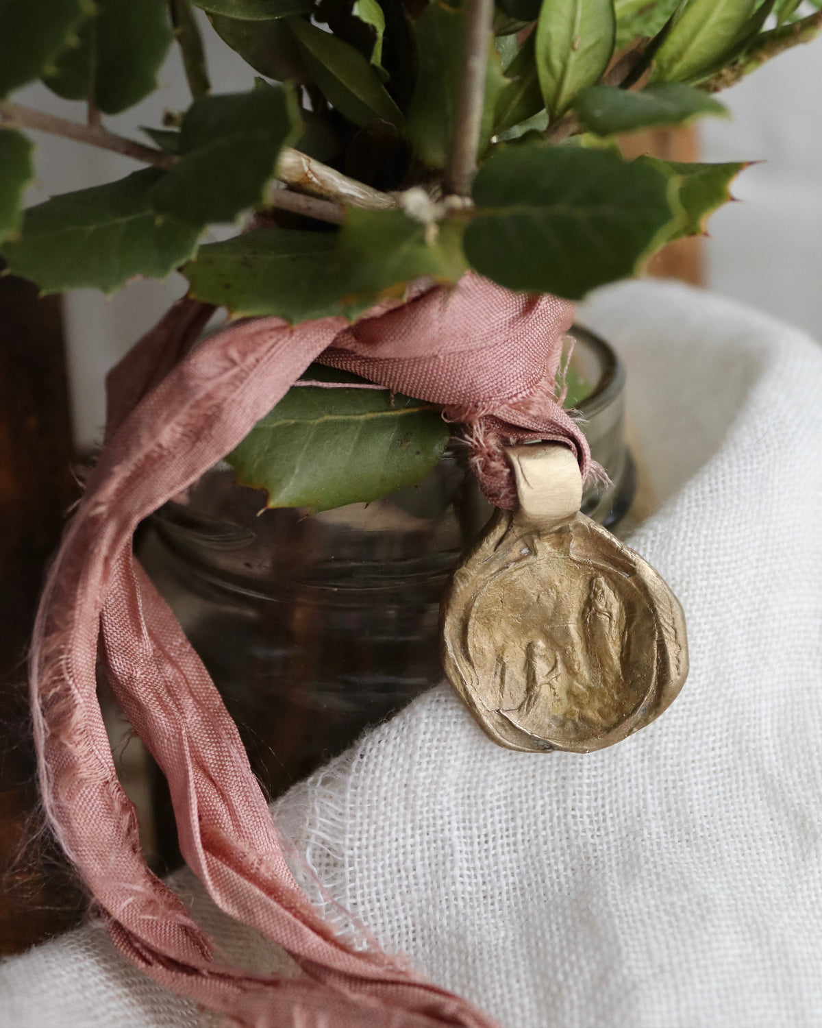 Virgin of Lourdes Bouquet - Gilt brass