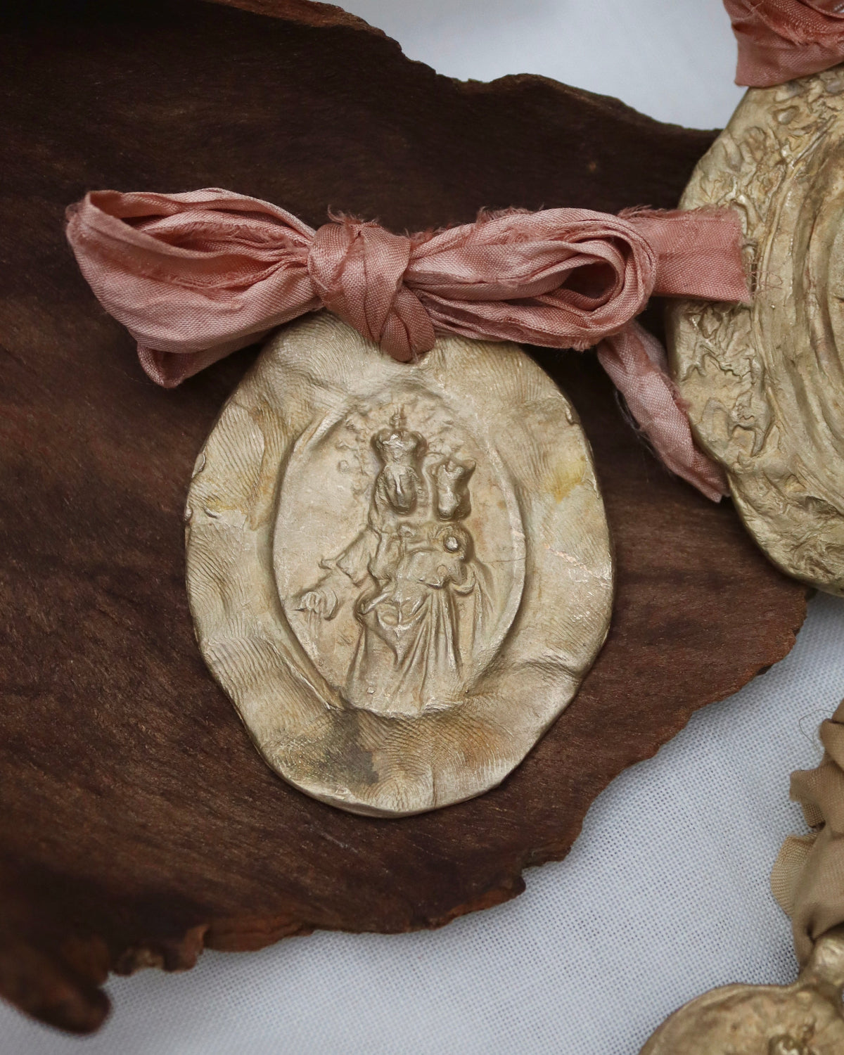 Virgen del Rosario Carrito - Latón dorado