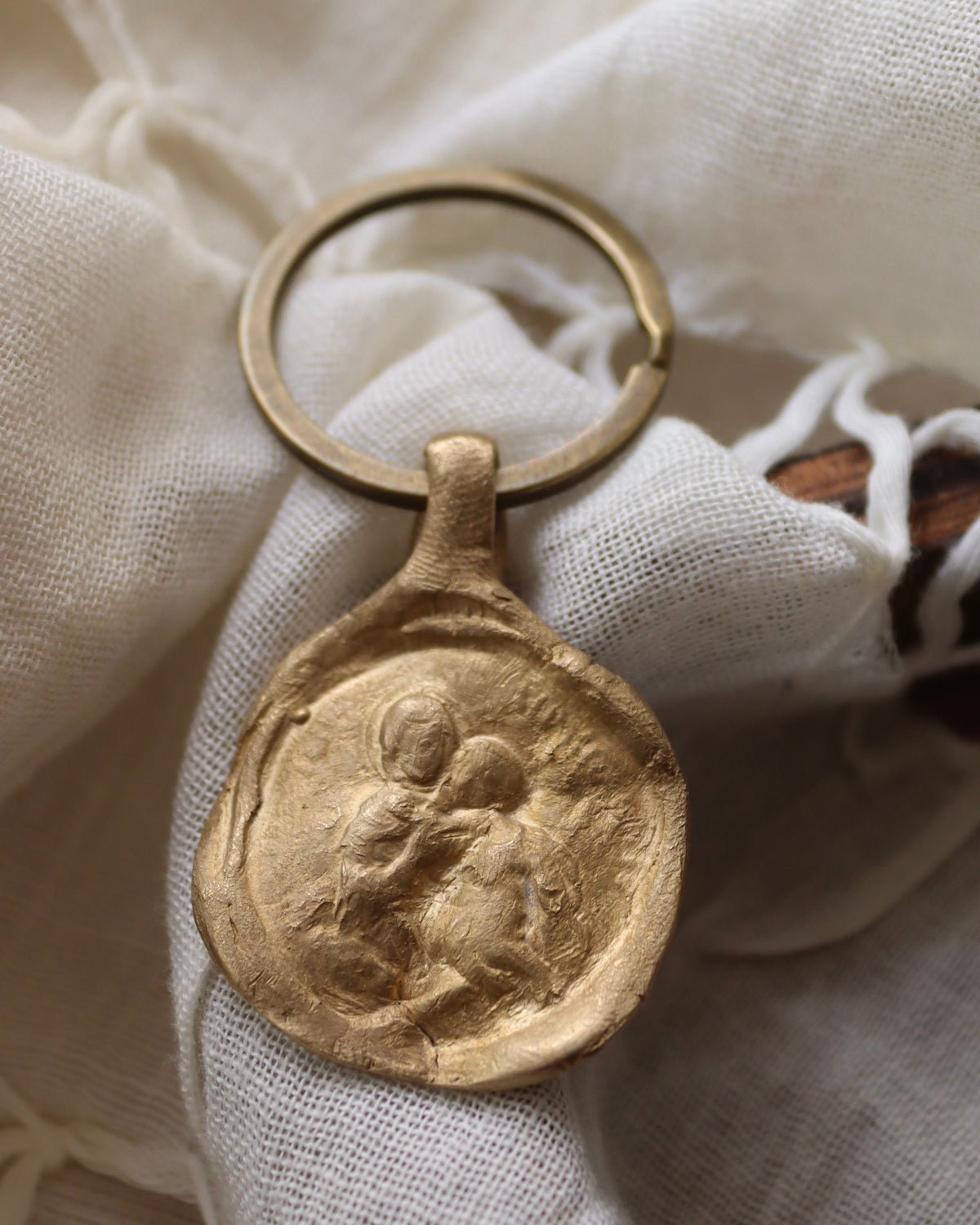 Virgen de Schoenstatt Llavero - Latón dorado
