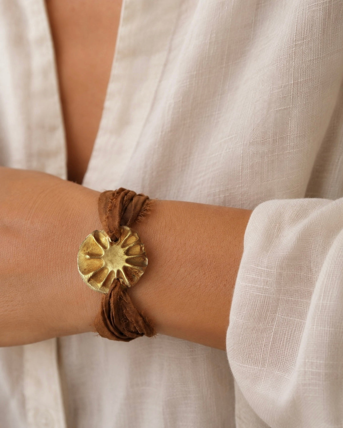 Sol Pulsera - Latón dorado