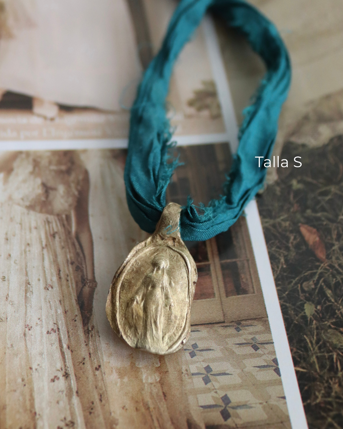 Virgen Milagrosa Colgante - Latón dorado