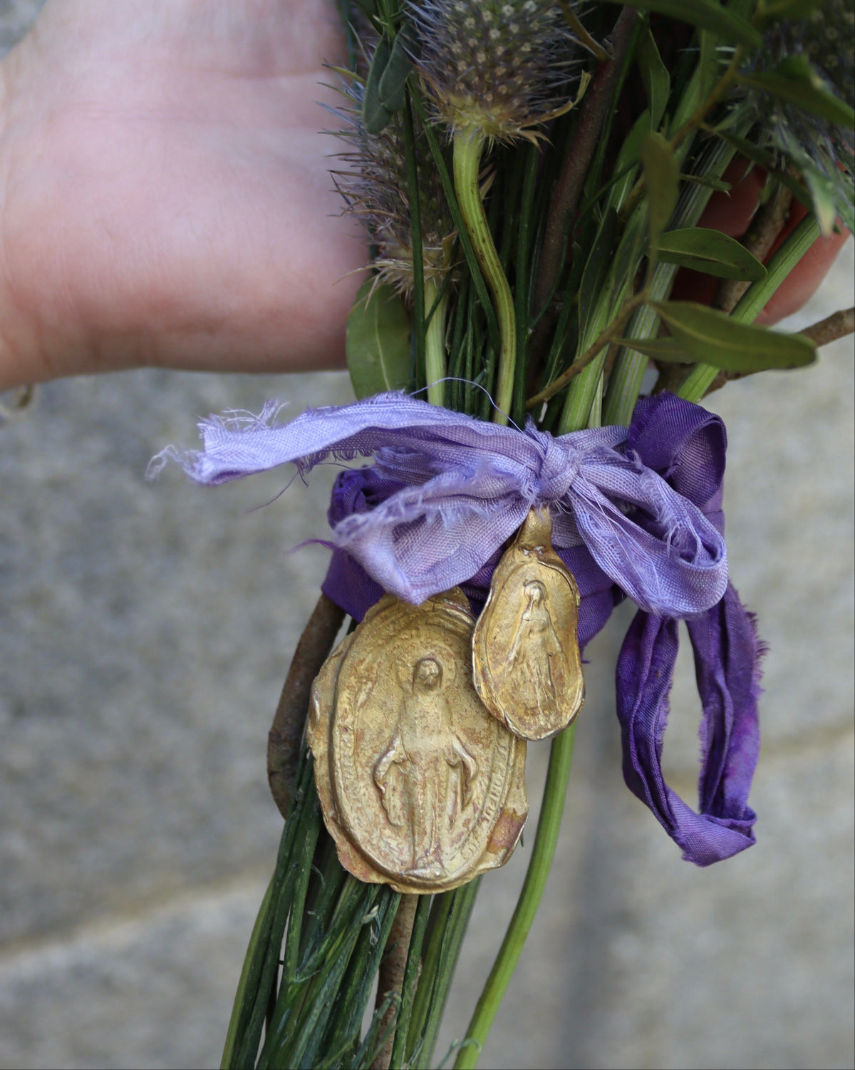 Virgen Milagrosa Ramo - Latón dorado