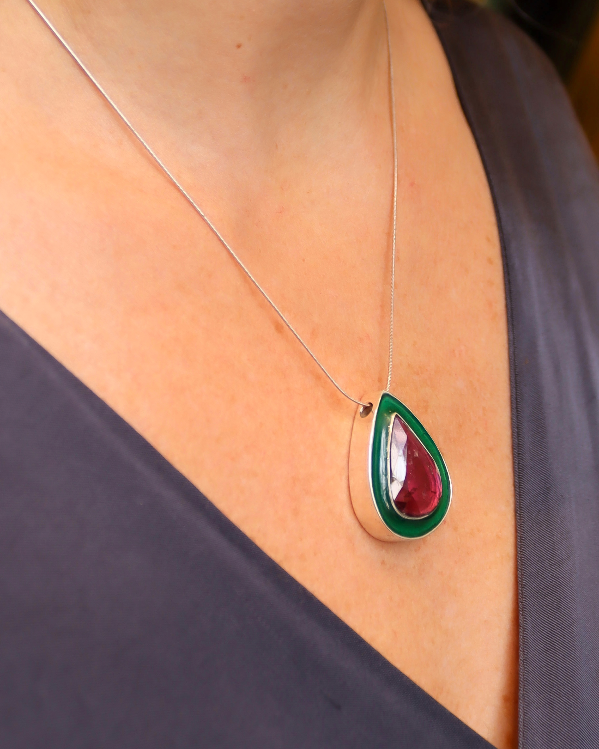Colgante Rubelita con esmalte verde - Pieza única