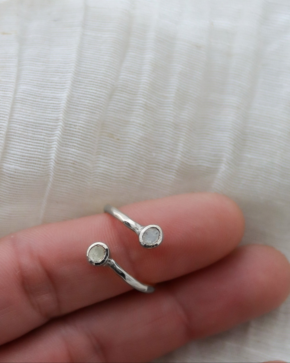 Anillo Tú y Yo de diamantes y plata