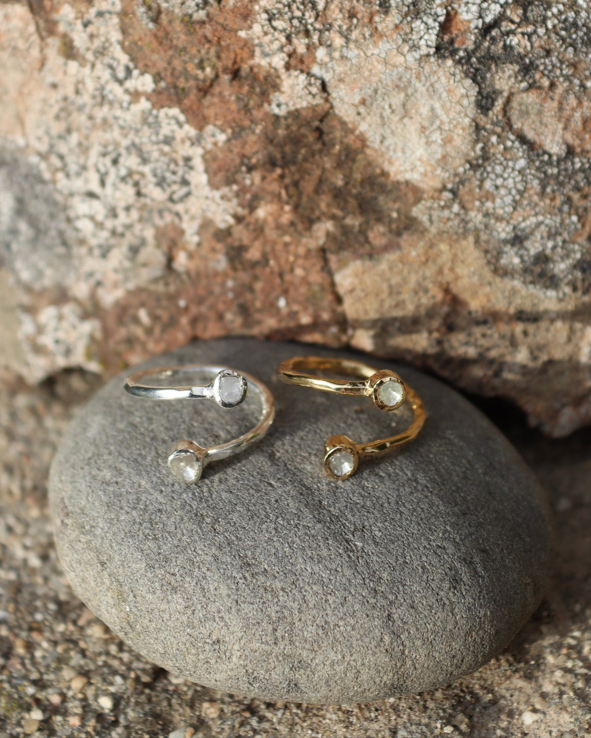 Anillo Tú y Yo de diamantes y plata